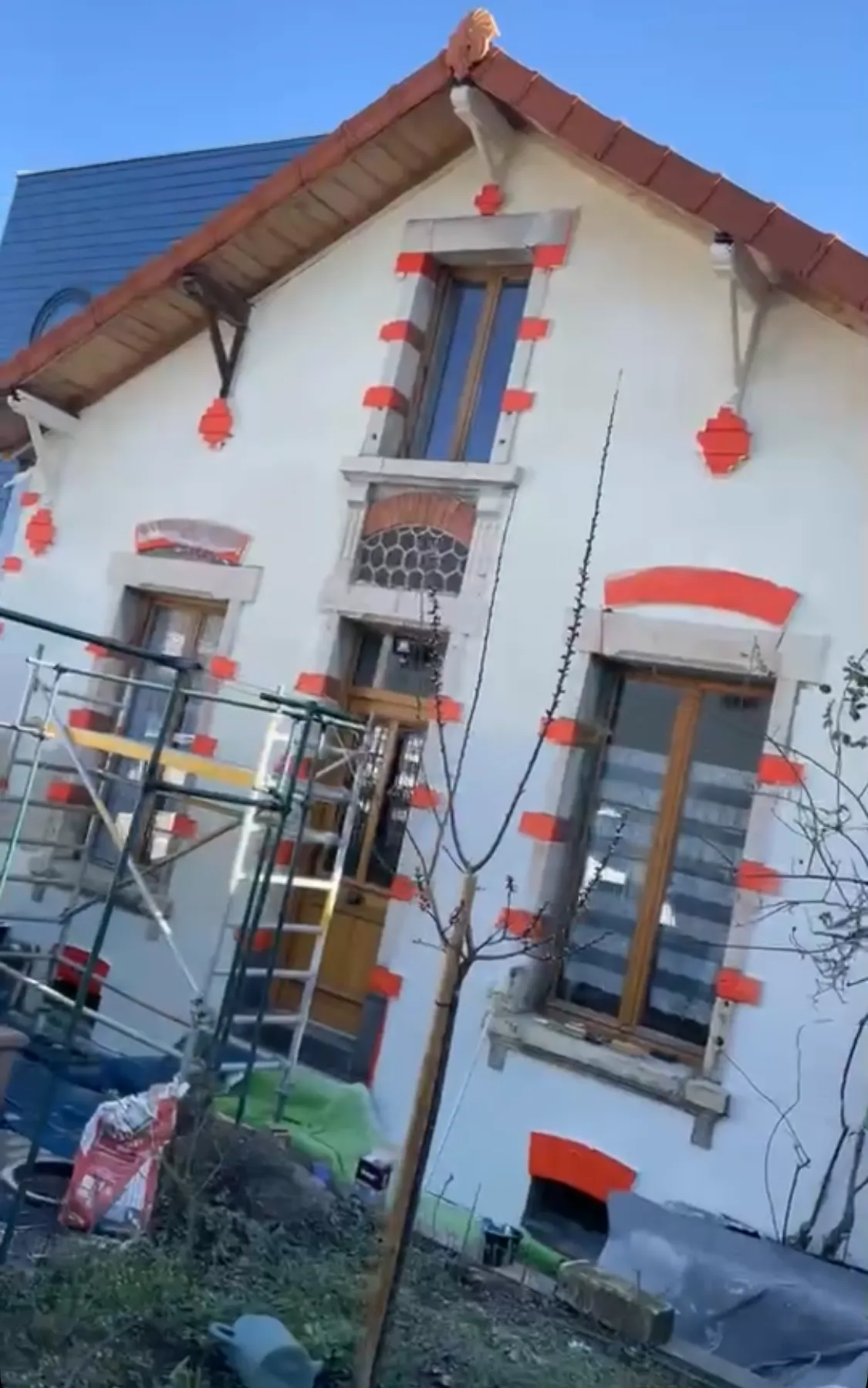 Façade avec échafaudage